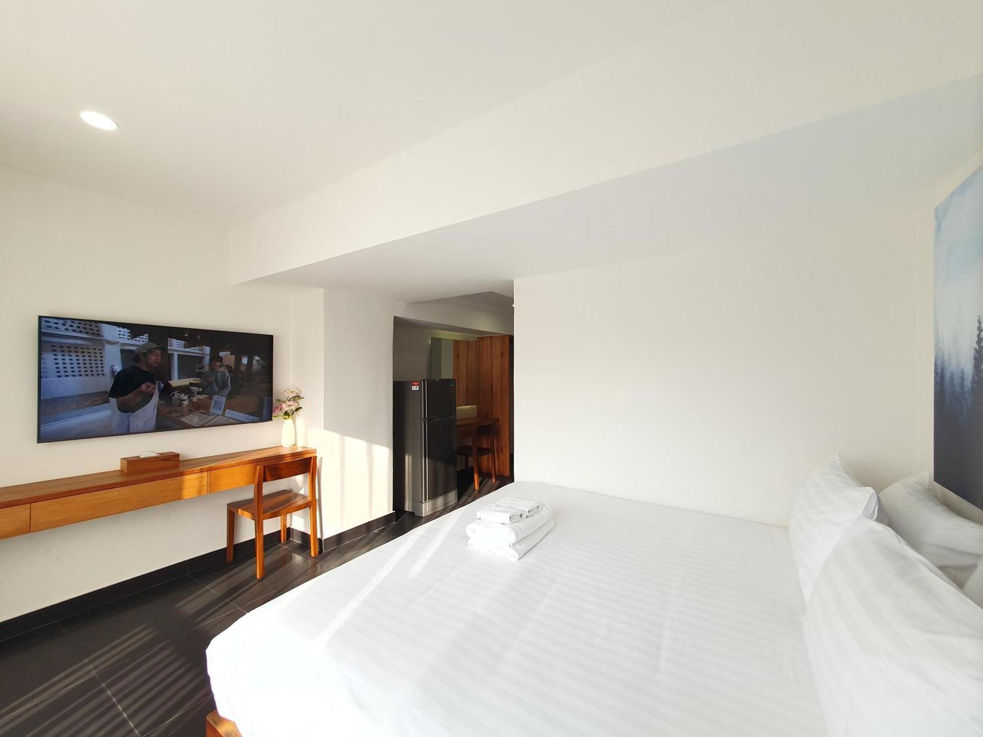 The Sila Suites - Intrawarorot チエンマイ エクステリア 写真